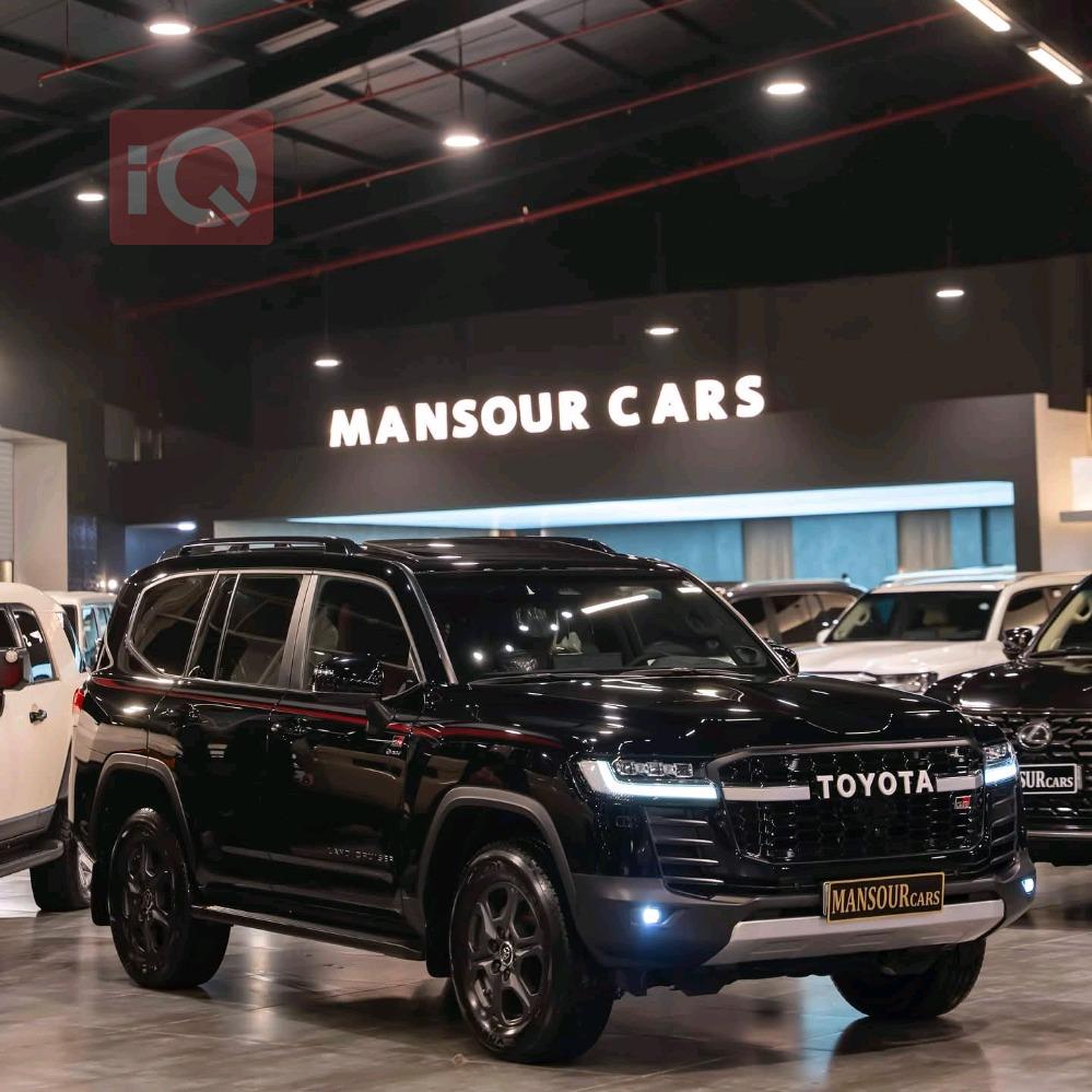 تۆیۆتا لاند کروزەر